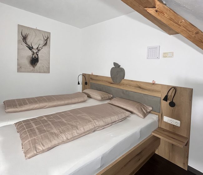 Sclafzimmer Bett